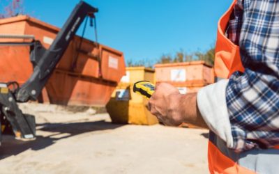 ¿Qué puedes tirar en un contenedor de obras y qué no?