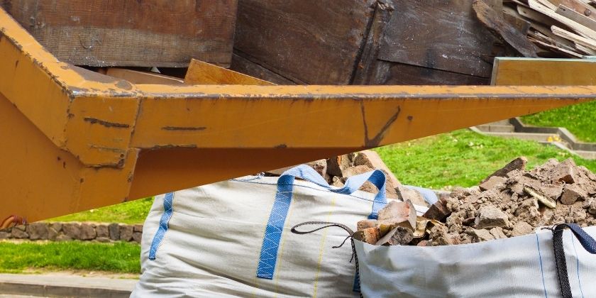 Diferencia entre contenedor de obra y saco de escombros