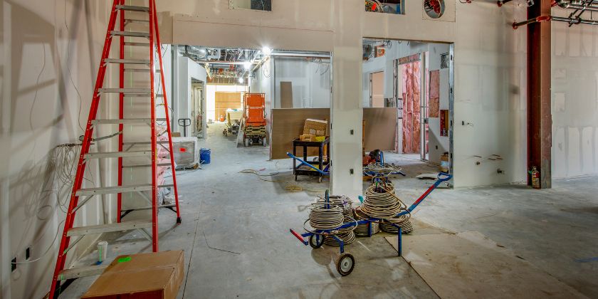 Qué residuos no se pueden tirar en un contenedor de escombros